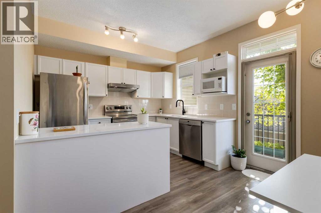 Photo 9 of 7 29 Springborough Boulevard Sw, Calgary AB