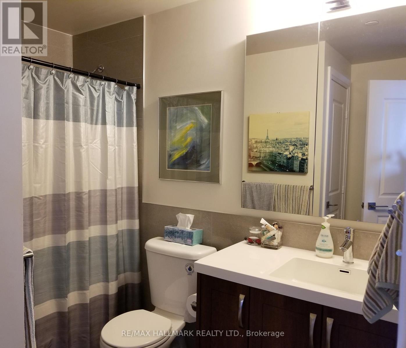 Photo 11 of 626 2 Old Mill Drive, Toronto ON