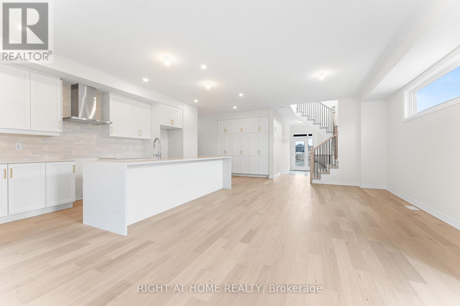 Photo 14 of 118 Lumen Place, Ottawa ON