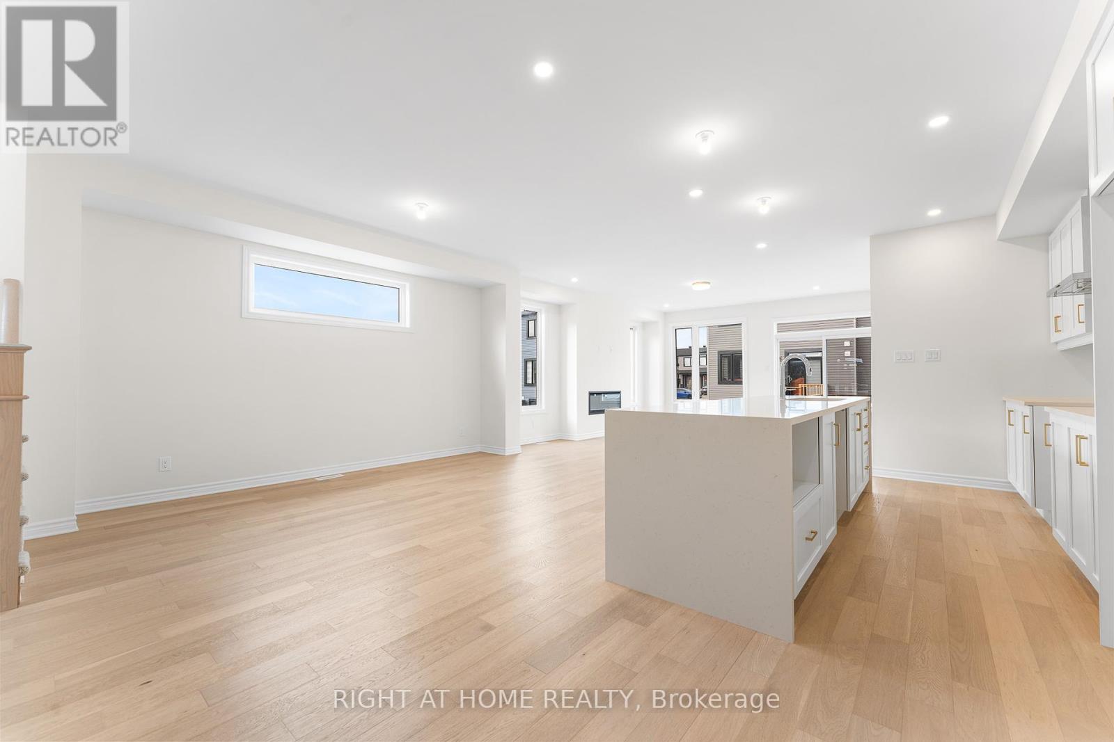 Photo 12 of 118 Lumen Place, Ottawa ON