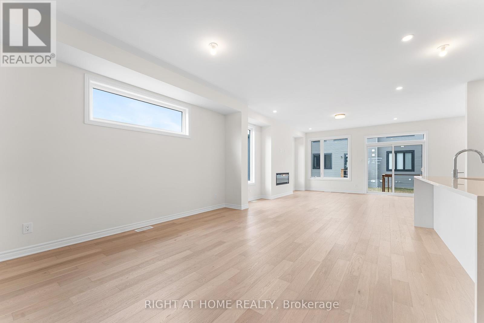 Photo 13 of 118 Lumen Place, Ottawa ON