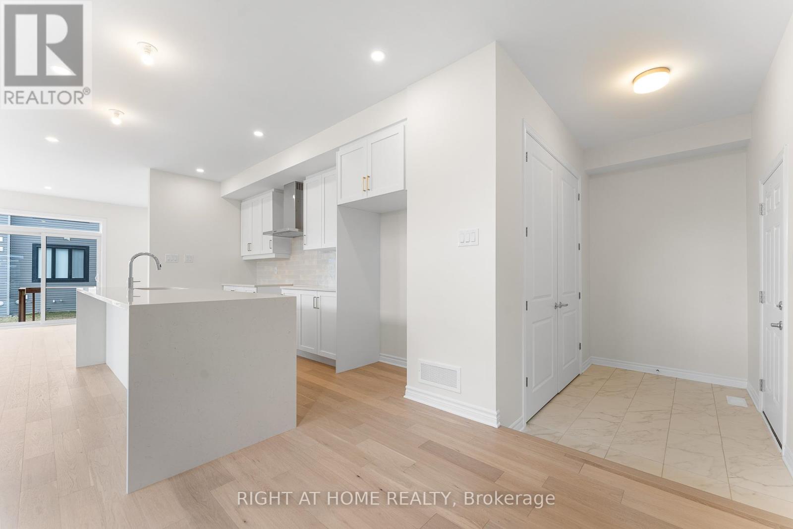 Photo 18 of 118 Lumen Place, Ottawa ON