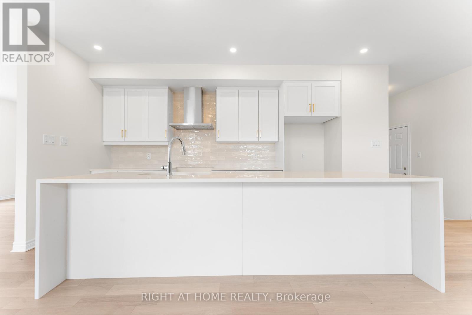 Photo 17 of 118 Lumen Place, Ottawa ON