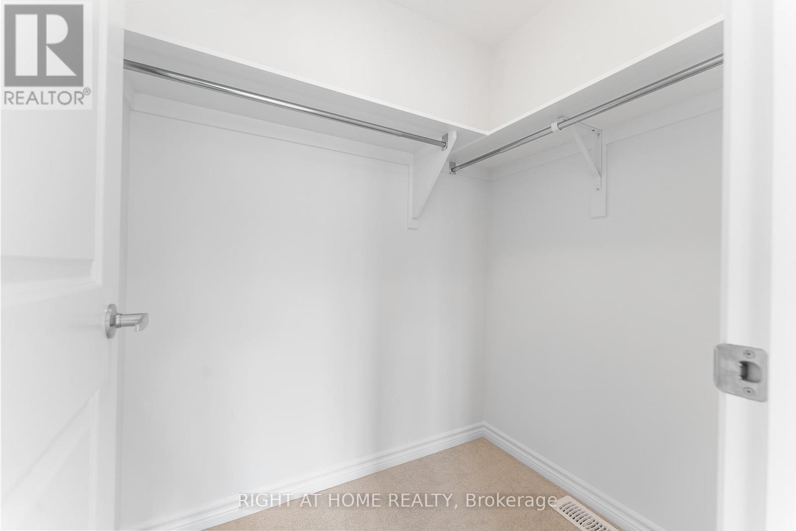 Photo 32 of 118 Lumen Place, Ottawa ON