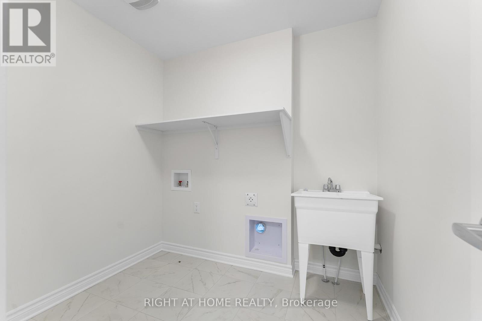 Photo 44 of 118 Lumen Place, Ottawa ON