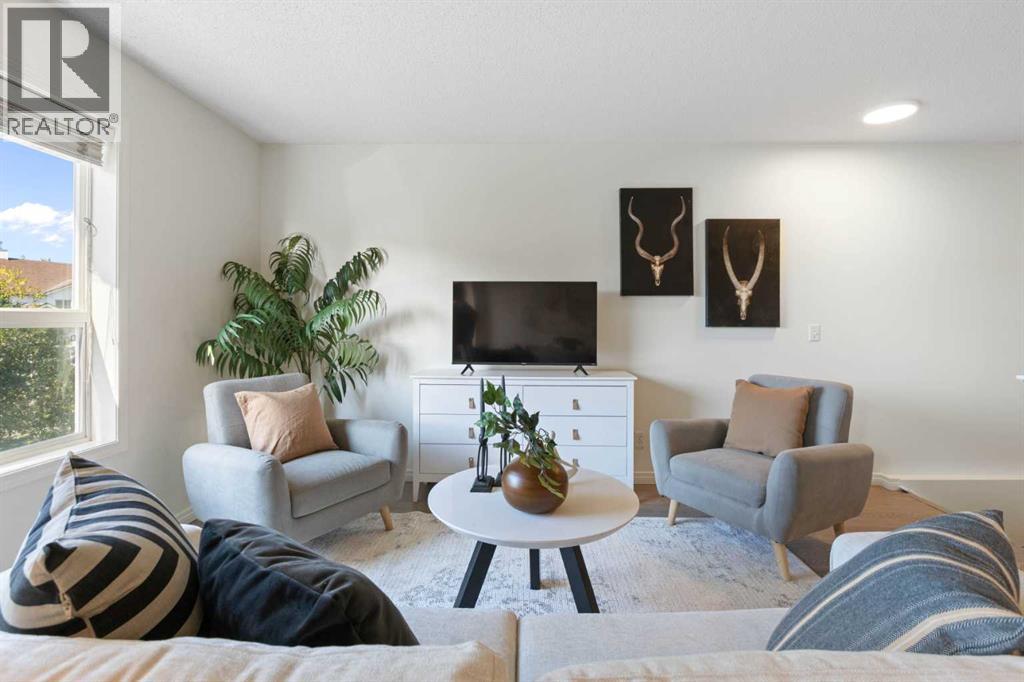 Photo 4 of 128 Douglas Glen Park Se, Calgary AB