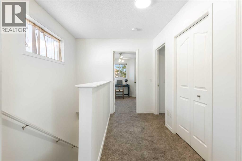Photo 13 of 128 Douglas Glen Park Se, Calgary AB
