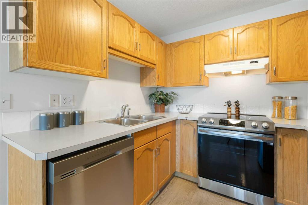 Photo 9 of 128 Douglas Glen Park Se, Calgary AB