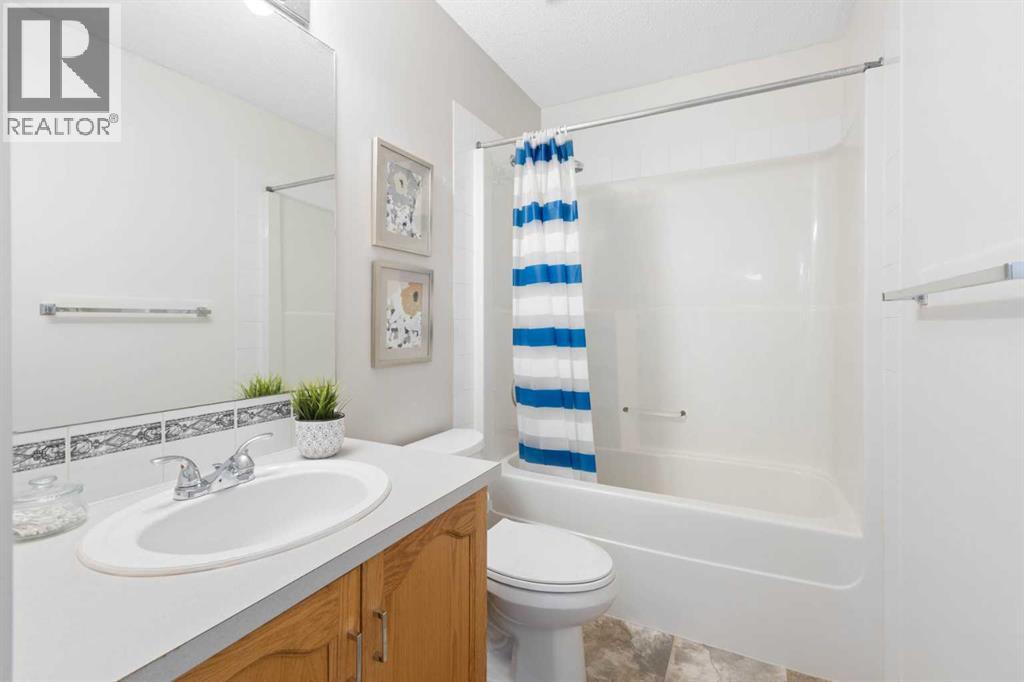 Photo 17 of 128 Douglas Glen Park Se, Calgary AB