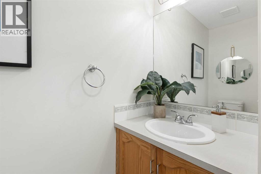 Photo 11 of 128 Douglas Glen Park Se, Calgary AB