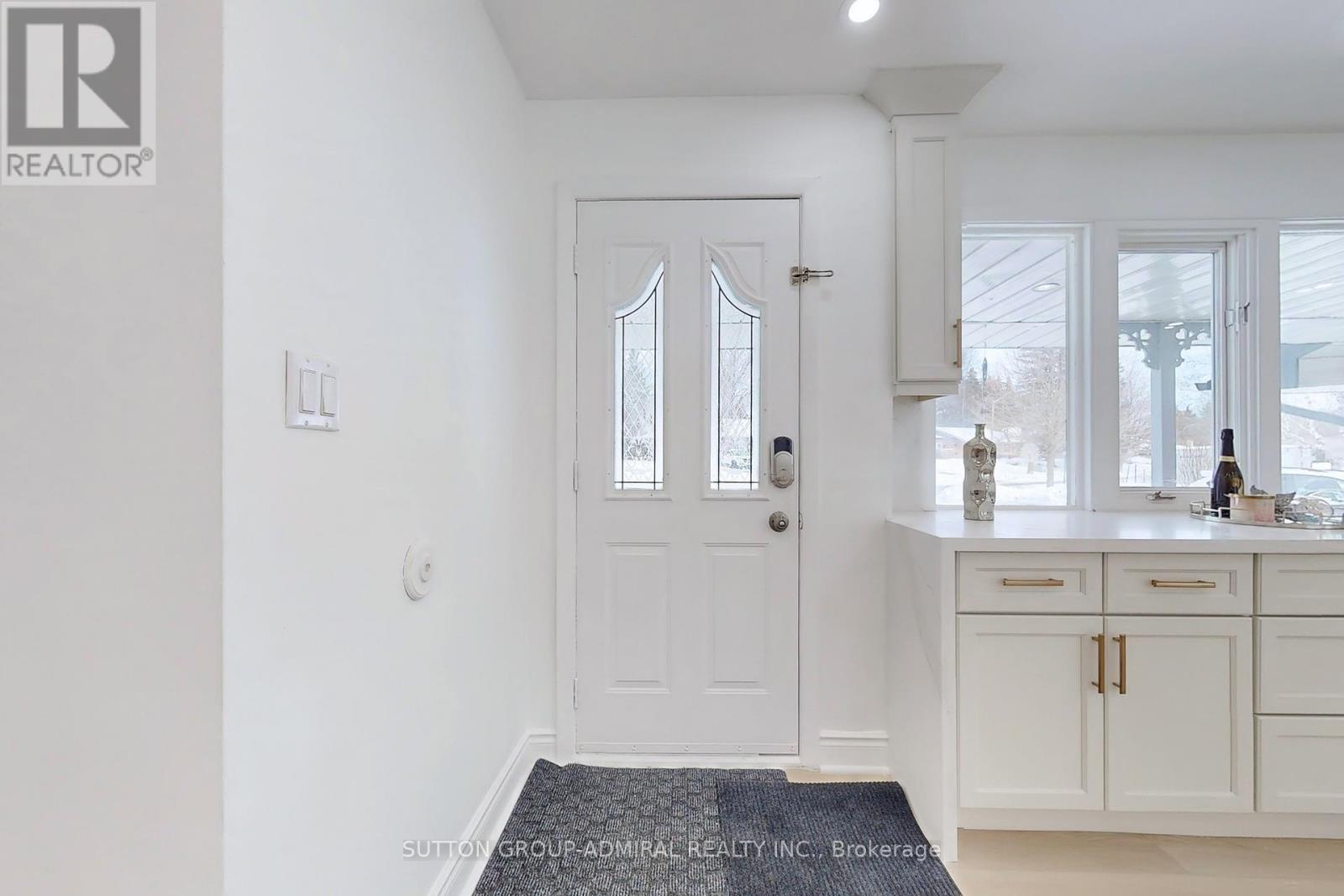 Photo 20 of 696 Jasmine Crescent, Oshawa ON