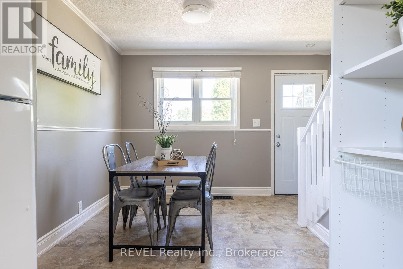 Photo 10 of 229 Morton Street, Thorold ON