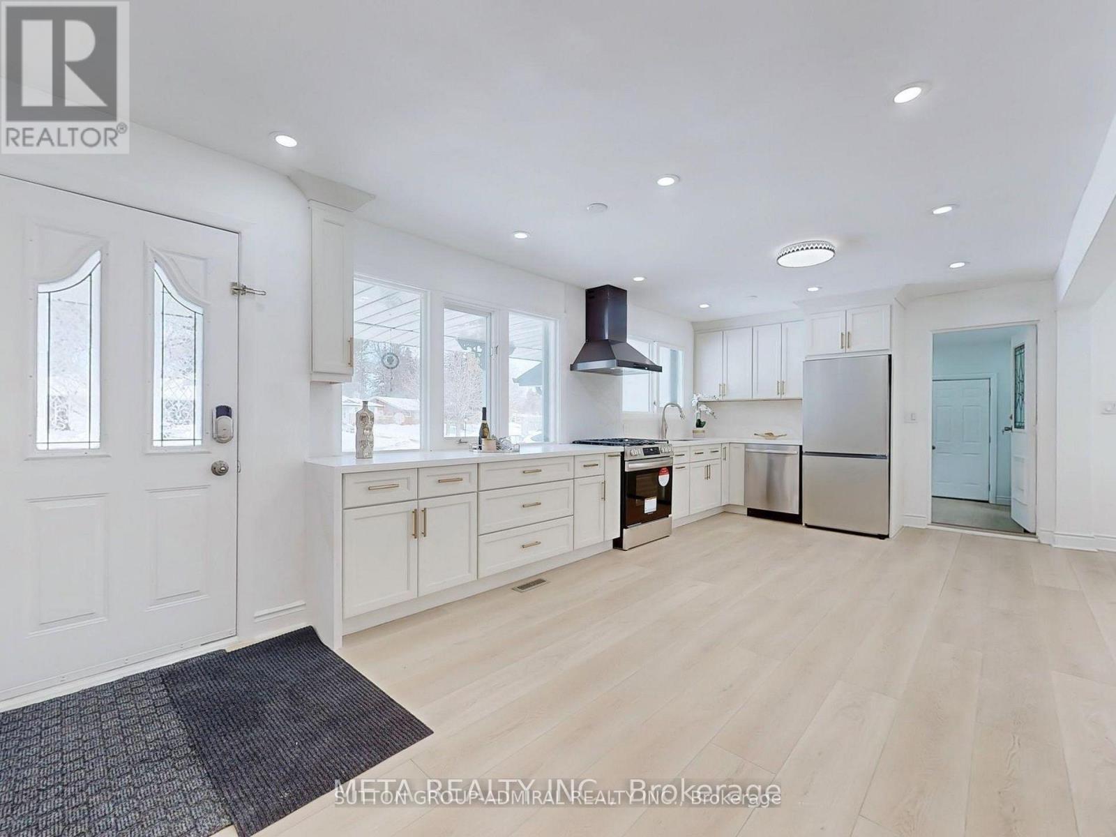 Photo 41 of 696 Jasmine Crescent, Oshawa ON
