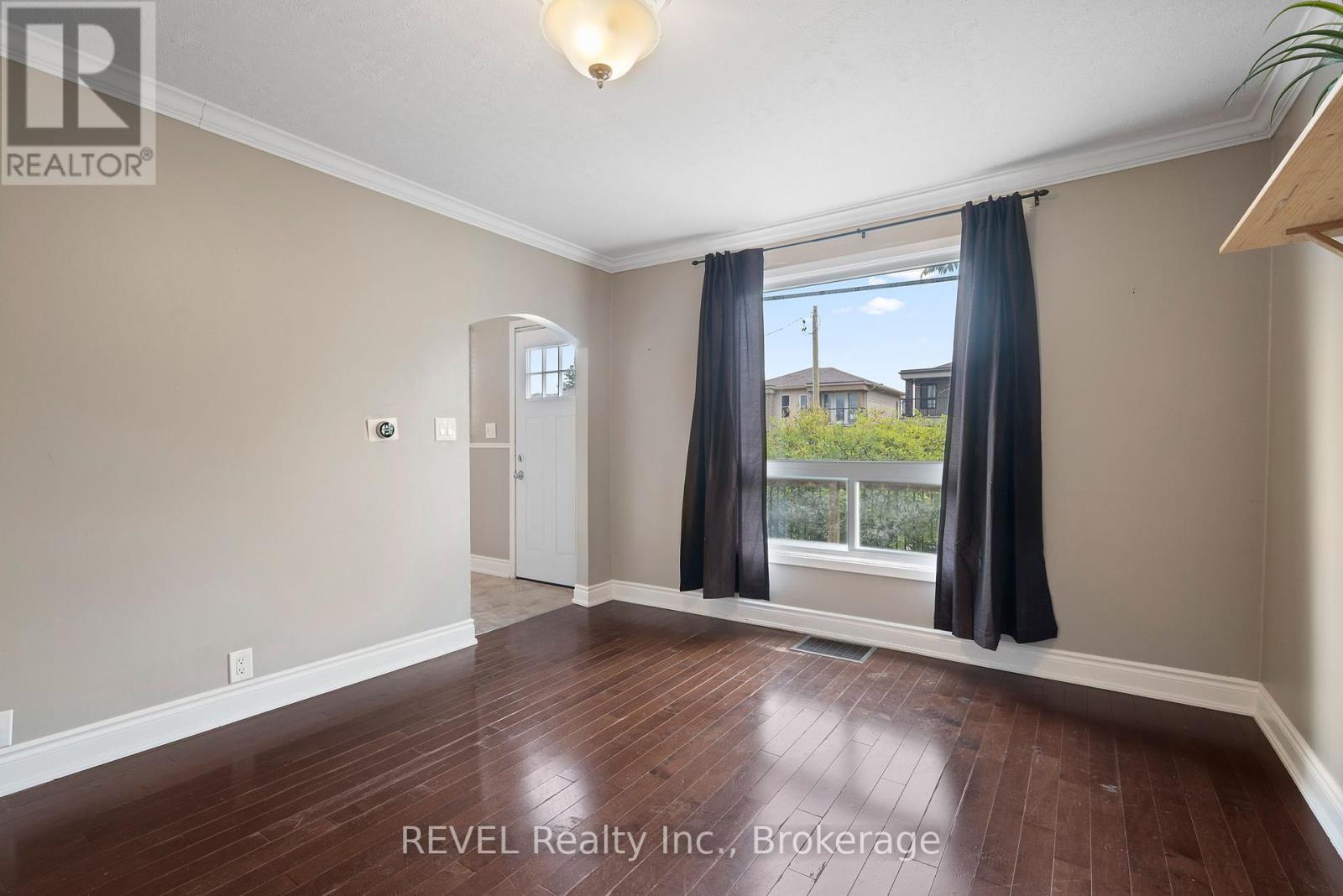 Photo 13 of 229 Morton Street, Thorold ON