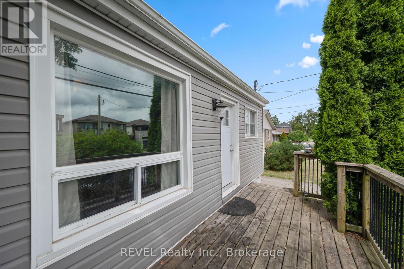 Photo 4 of 229 Morton Street, Thorold ON