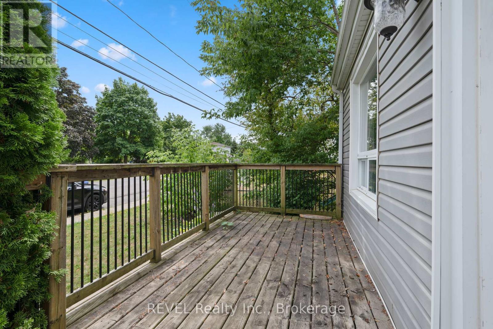 Photo 5 of 229 Morton Street, Thorold ON