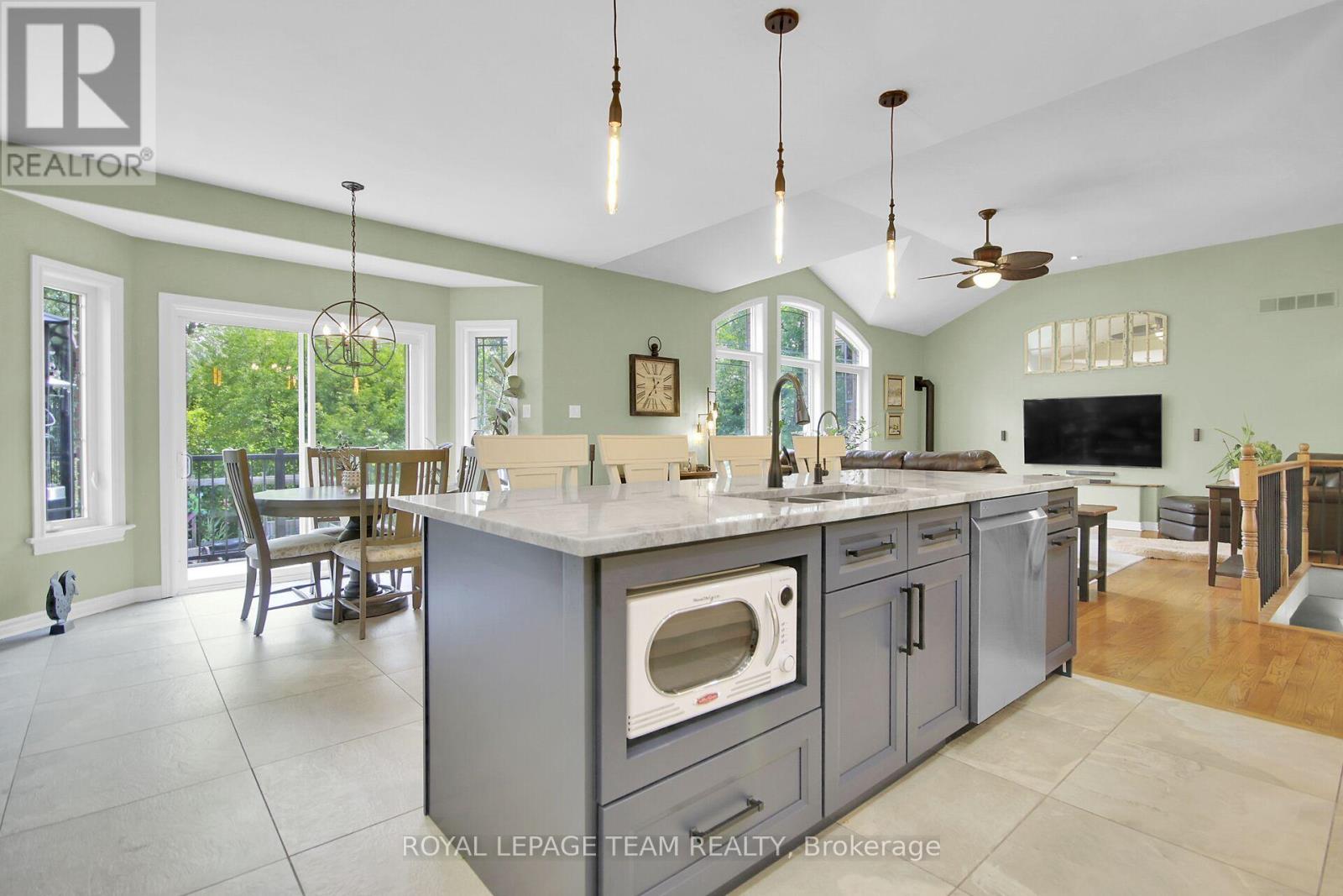 Photo 9 of 2539 Kearns Way, Ottawa ON