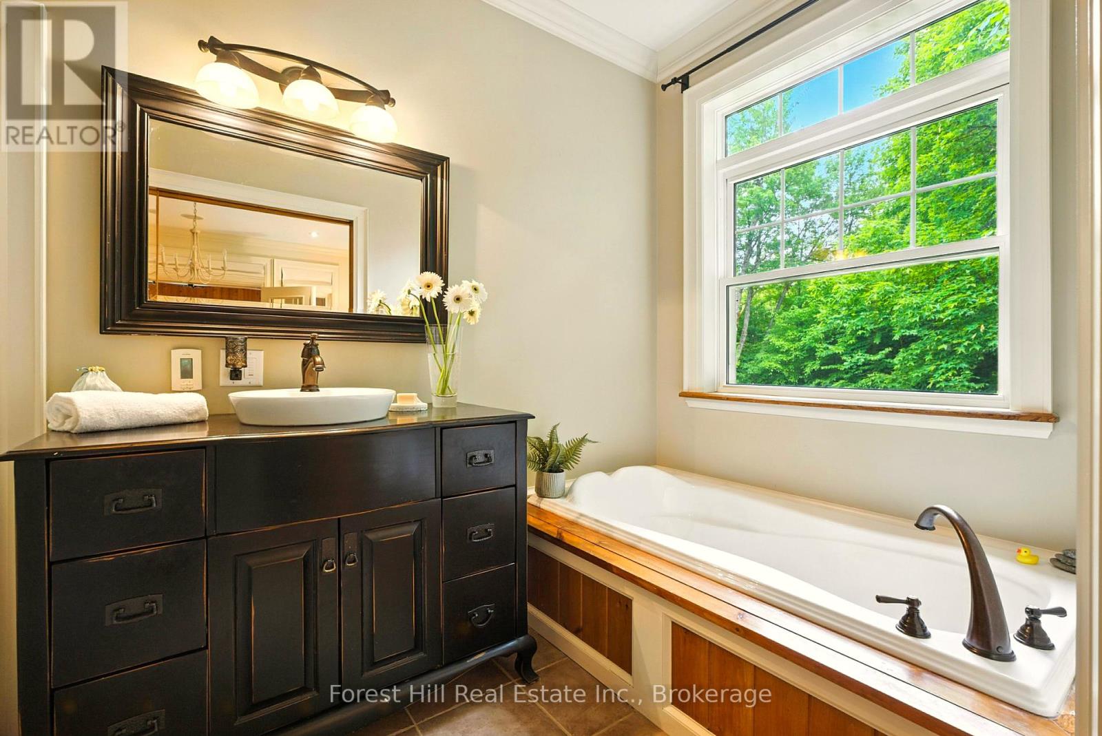 Photo 15 of 1474 Etwell Road, Huntsville ON