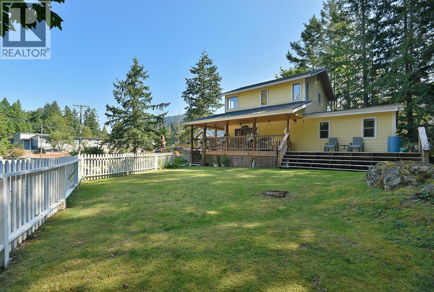 12886 LAGOON ROAD, Madeira Park