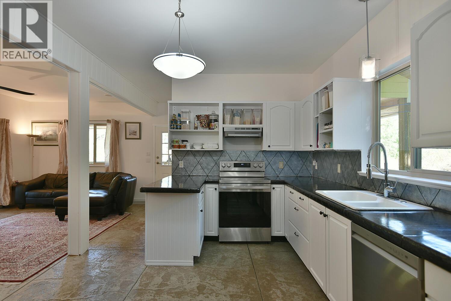 12886 LAGOON ROAD, Madeira Park