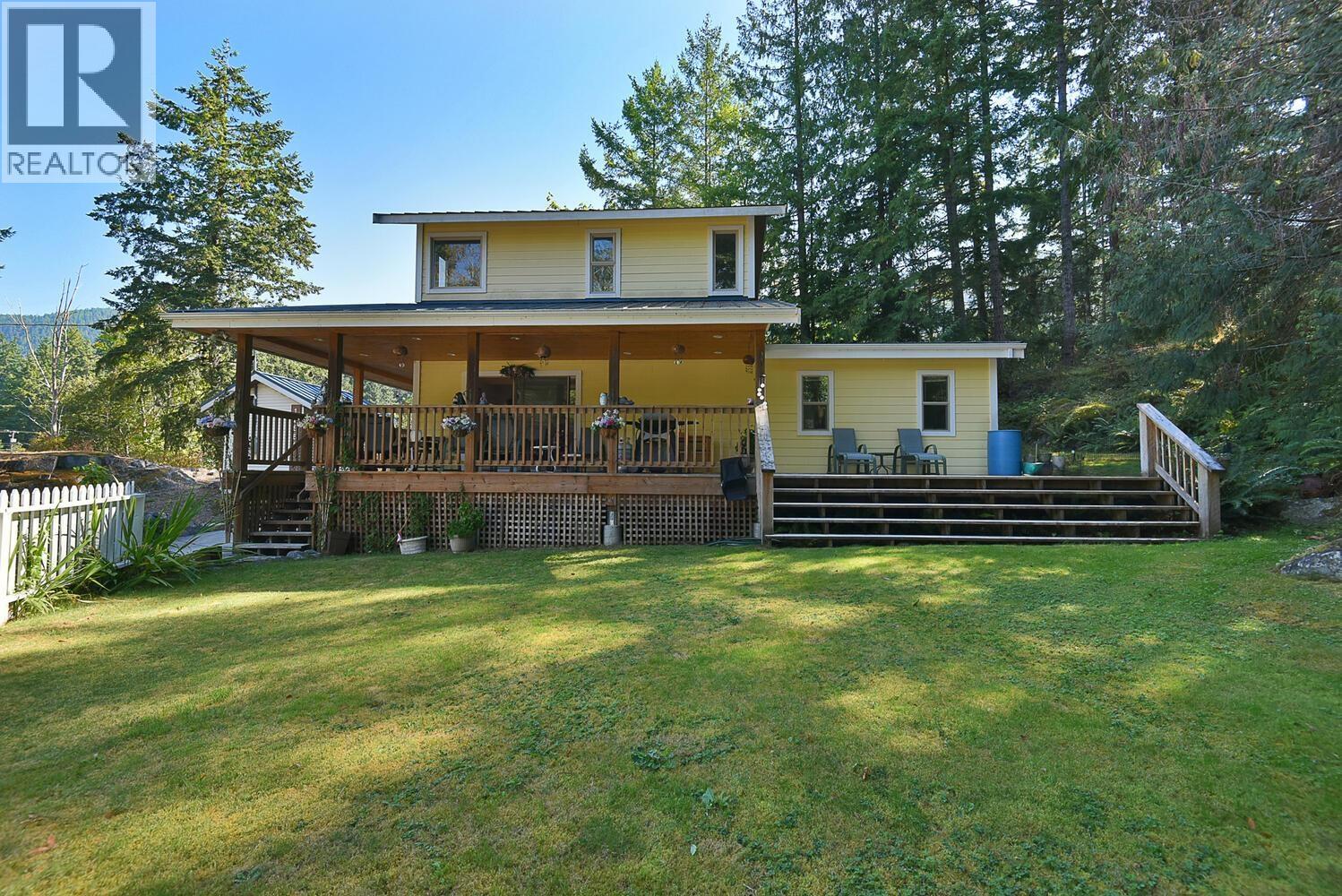 12886 LAGOON ROAD, Madeira Park