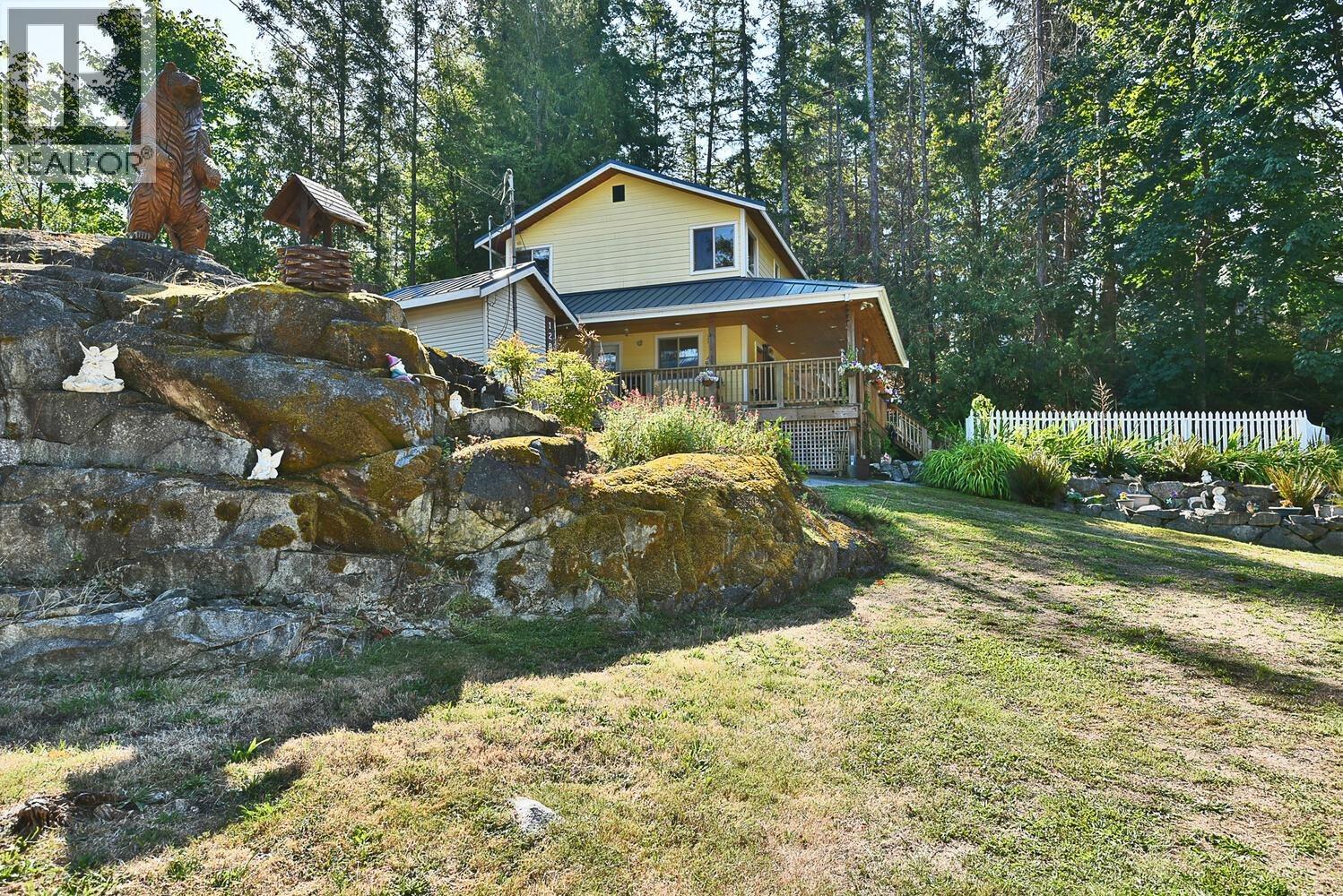 12886 LAGOON ROAD, Madeira Park