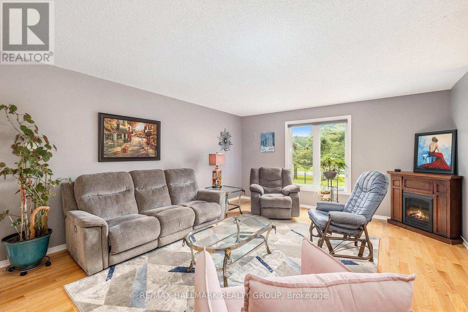Photo 6 of 65 Beaver Lane, The Nation ON