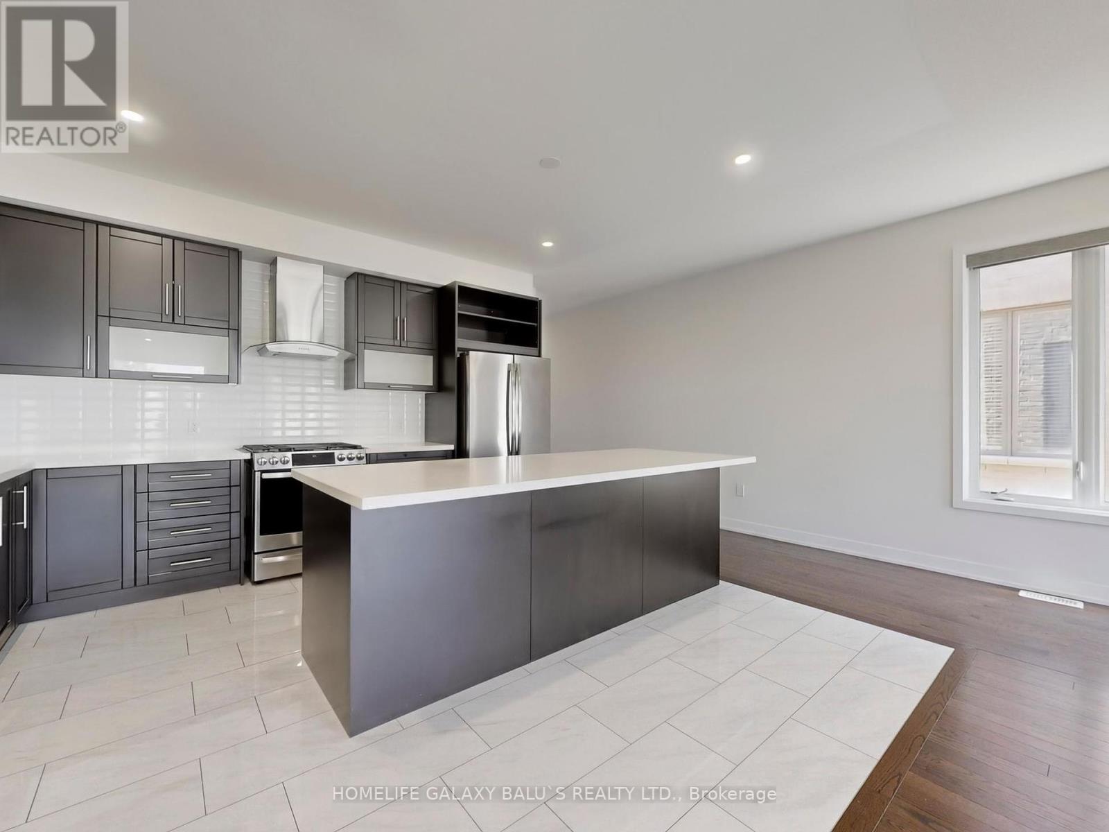 Photo 10 of 90 Donald Fleming Way, Whitby ON