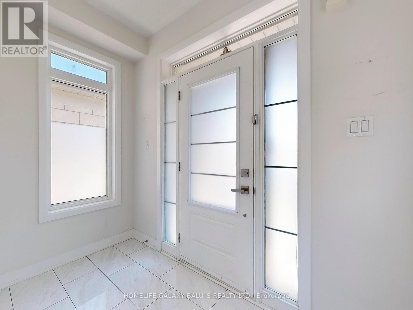 Photo 15 of 90 Donald Fleming Way, Whitby ON