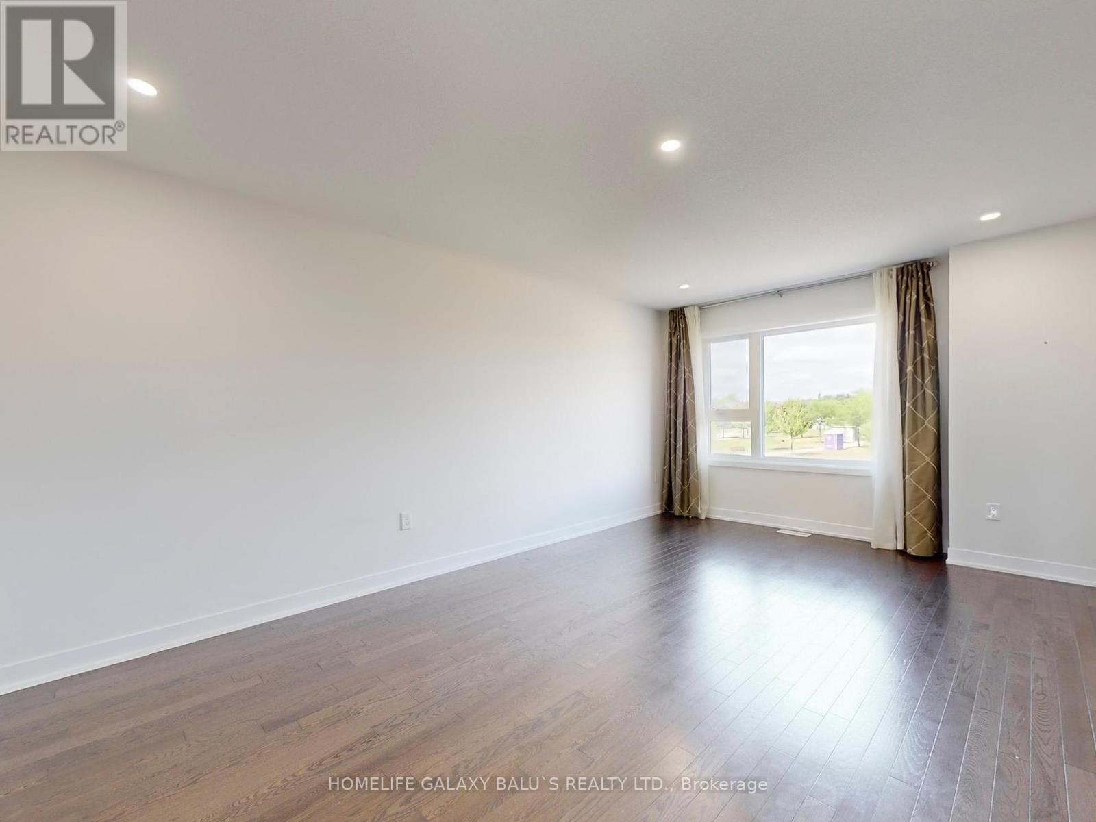 Photo 17 of 90 Donald Fleming Way, Whitby ON