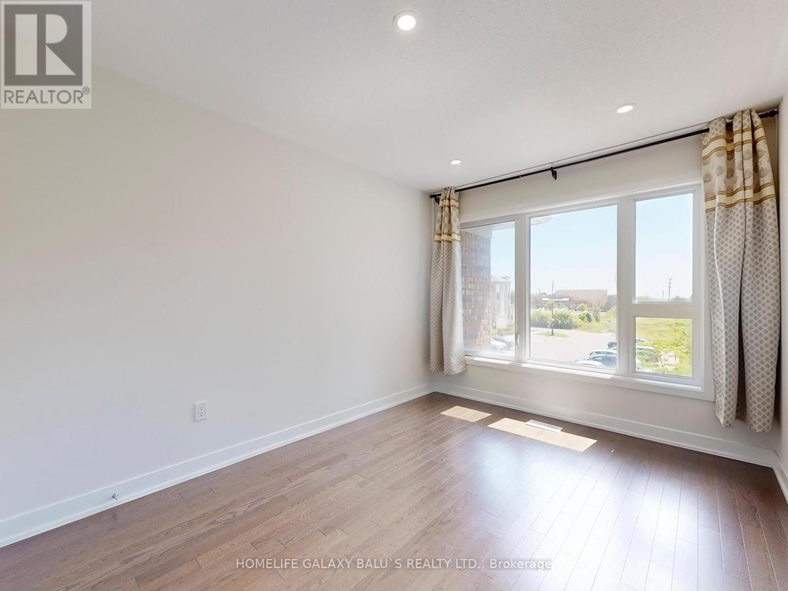 Photo 23 of 90 Donald Fleming Way, Whitby ON
