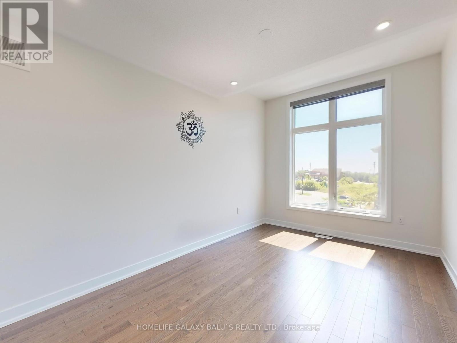 Photo 29 of 90 Donald Fleming Way, Whitby ON
