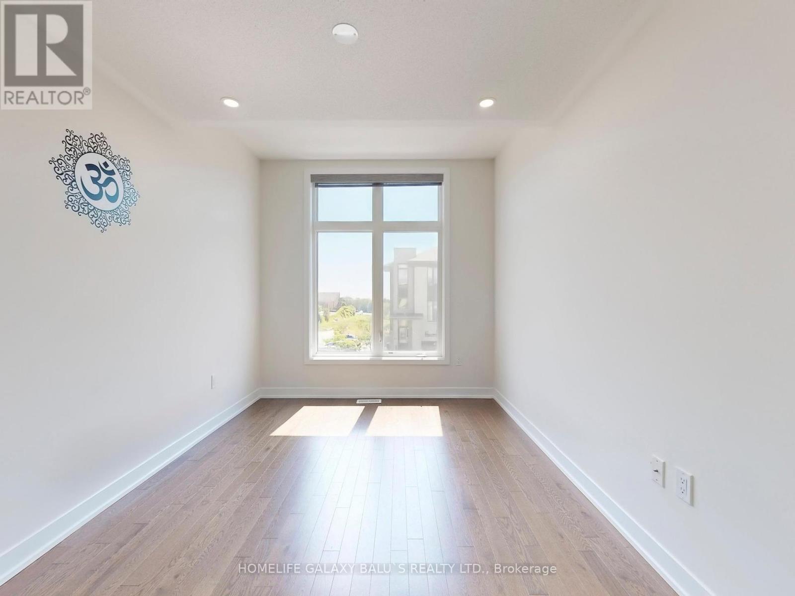 Photo 30 of 90 Donald Fleming Way, Whitby ON