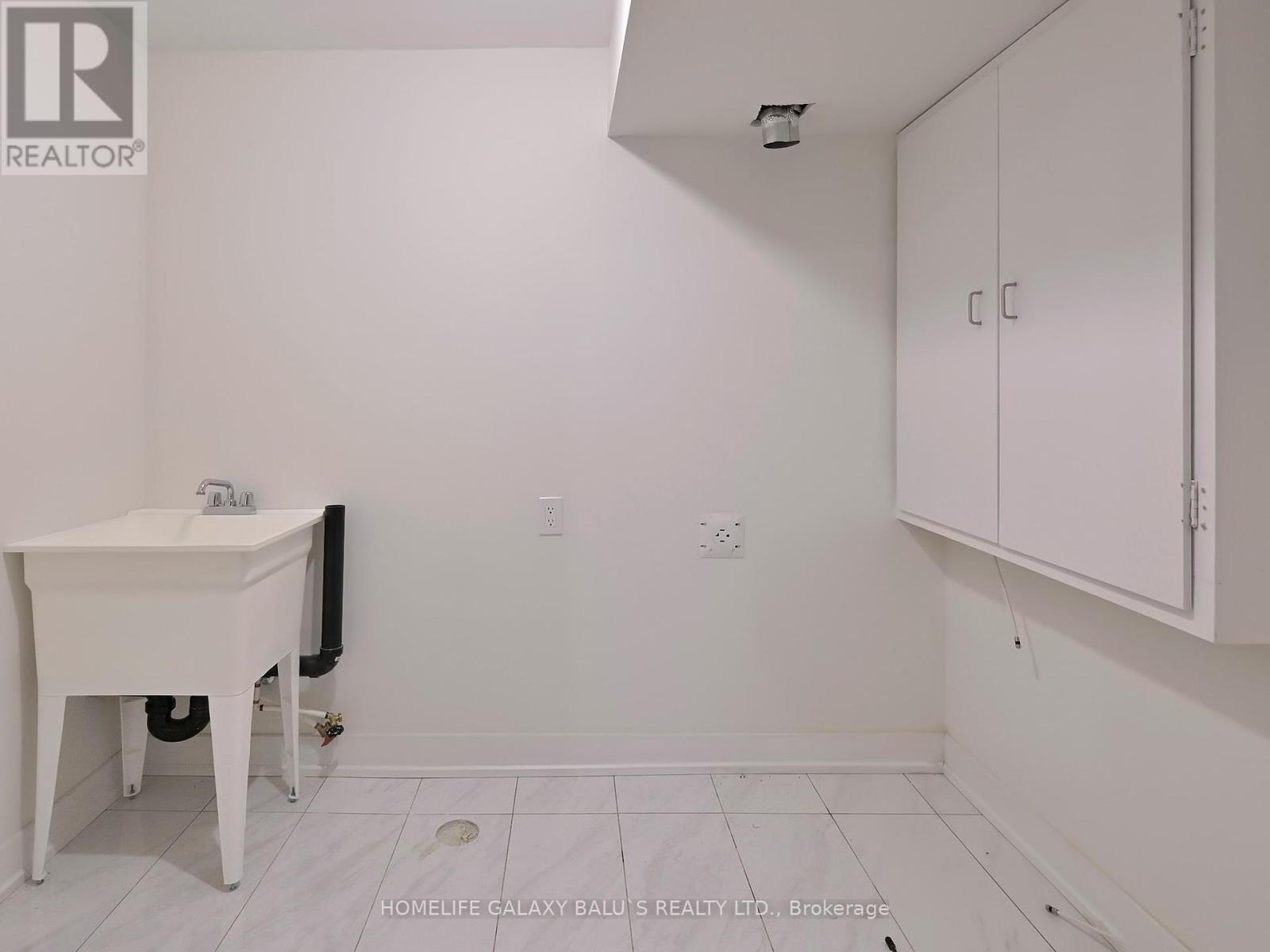 Photo 39 of 90 Donald Fleming Way, Whitby ON