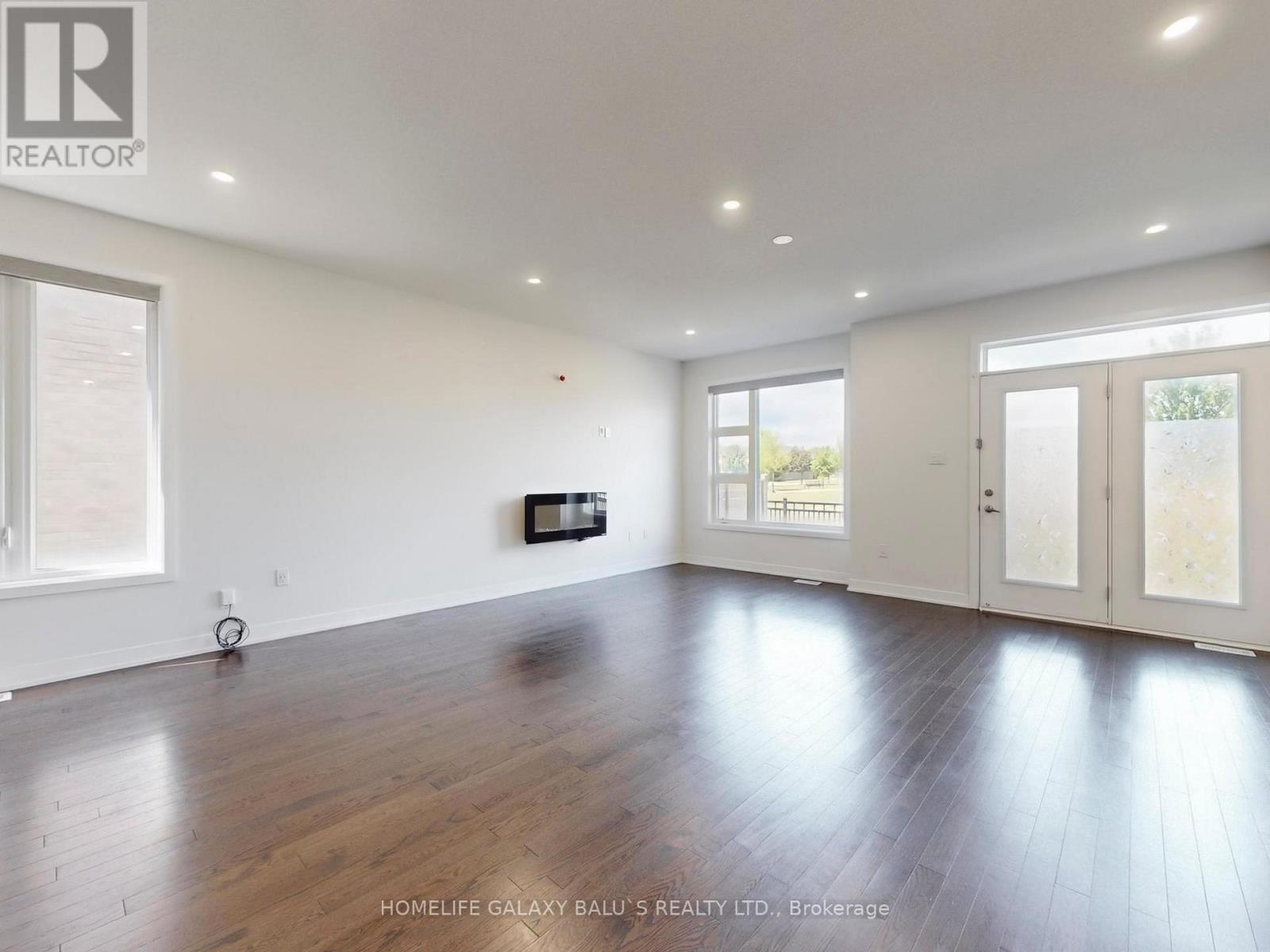Photo 4 of 90 Donald Fleming Way, Whitby ON