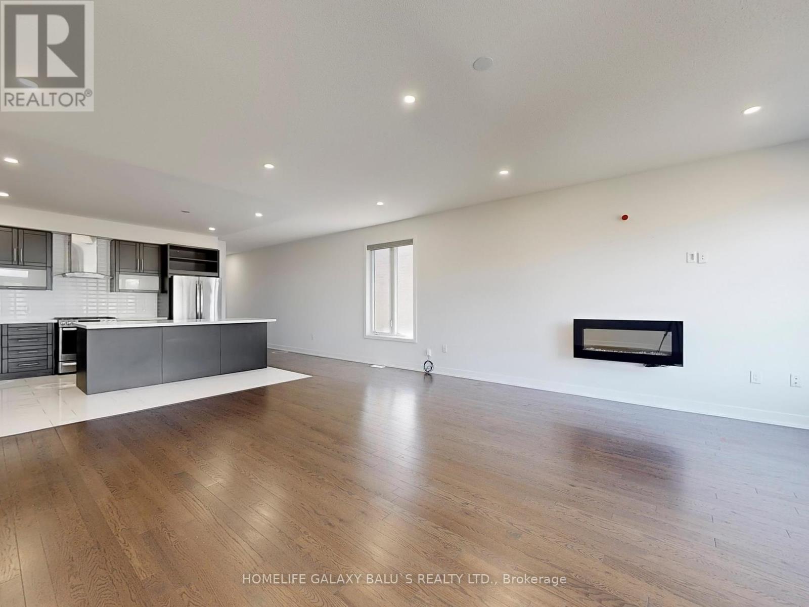 Photo 8 of 90 Donald Fleming Way, Whitby ON