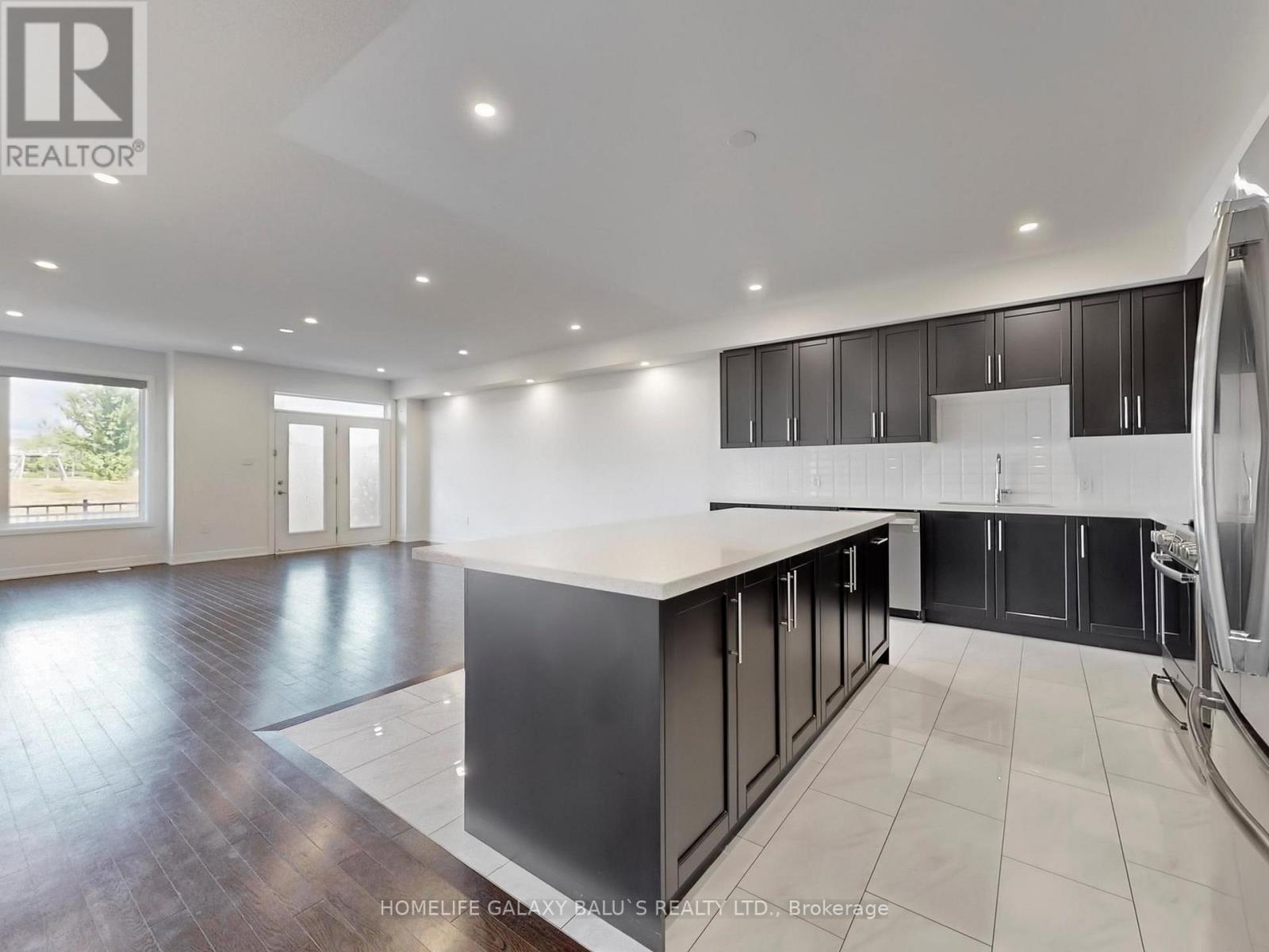 Photo 9 of 90 Donald Fleming Way, Whitby ON