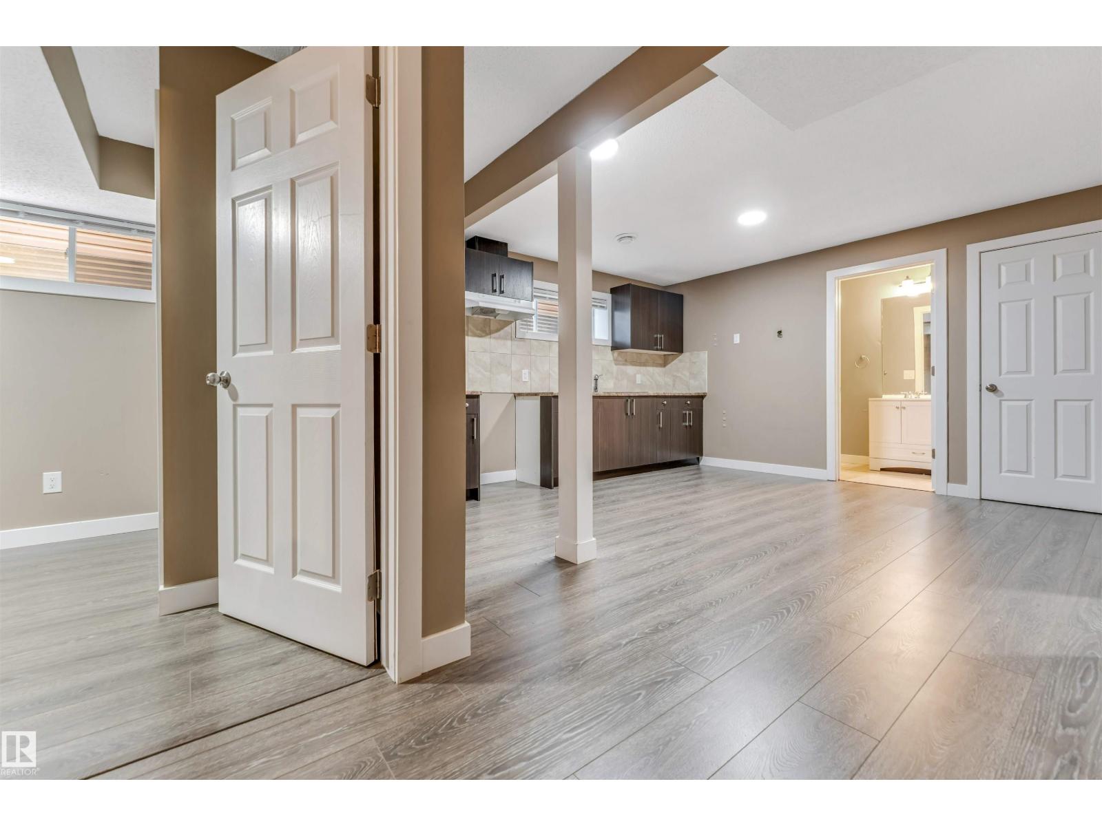 Photo 52 of 708 57 St Sw, Edmonton AB