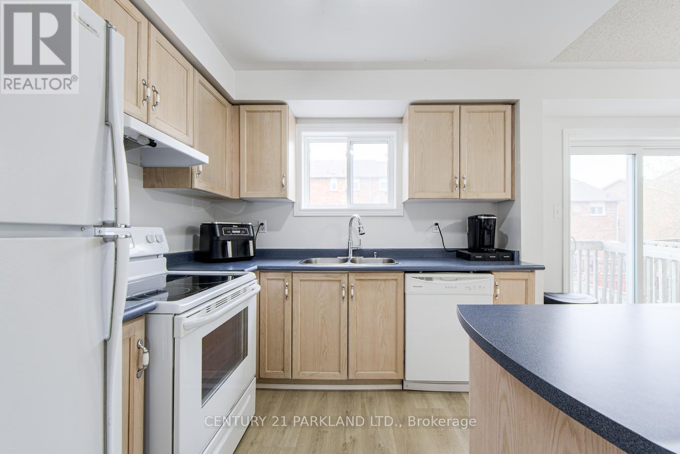 Photo 10 of 26 Kelso Crescent, Vaughan ON