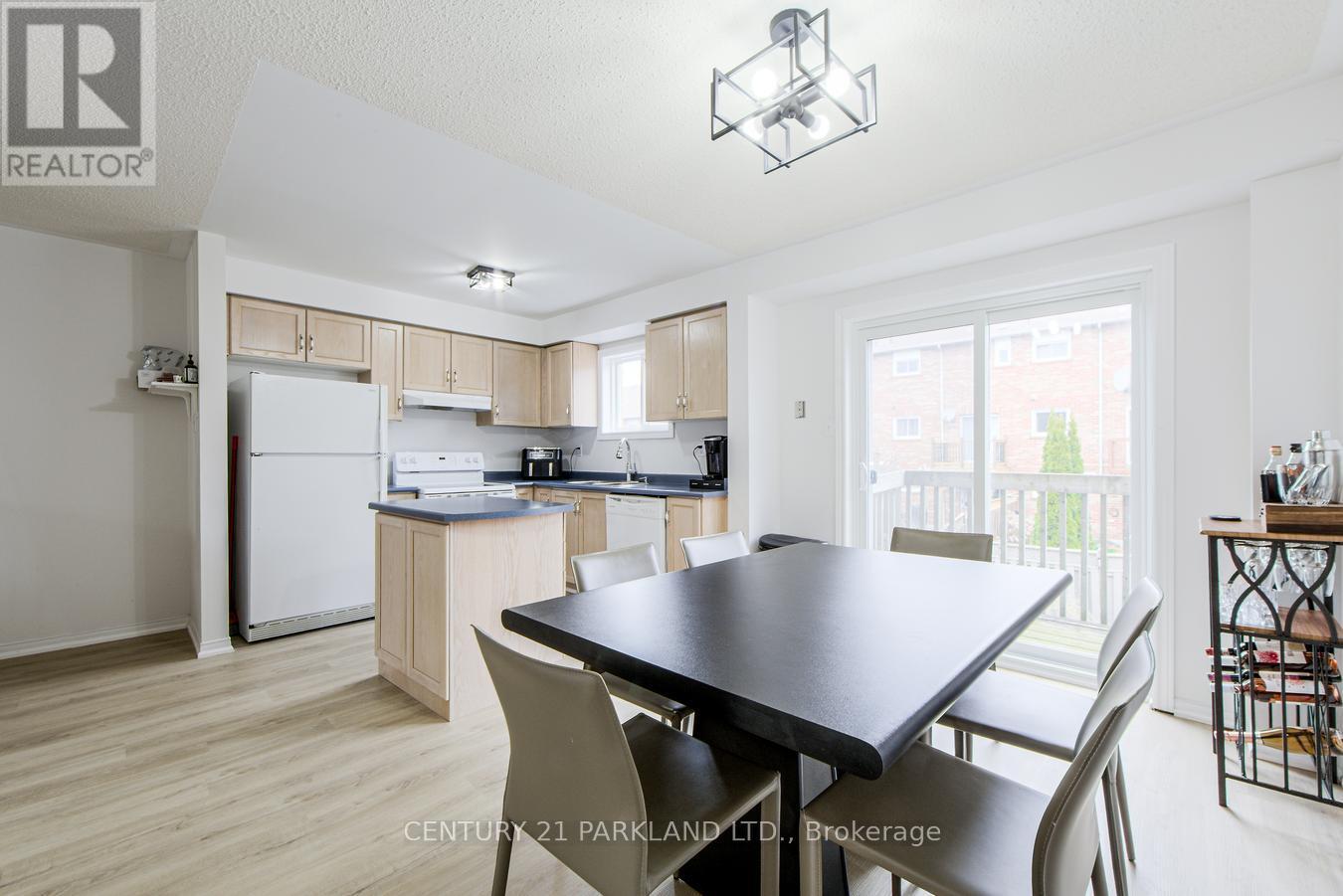 Photo 12 of 26 Kelso Crescent, Vaughan ON