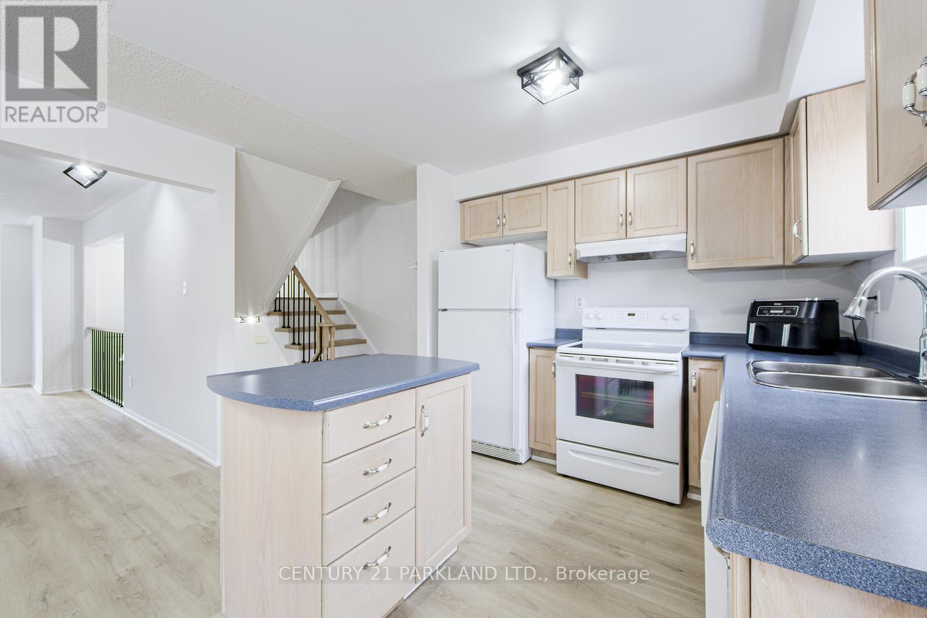 Photo 14 of 26 Kelso Crescent, Vaughan ON