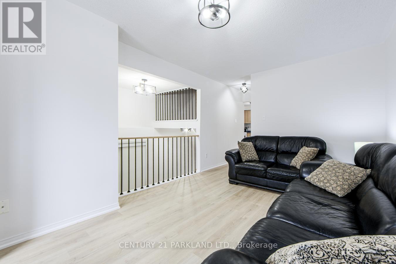 Photo 6 of 26 Kelso Crescent, Vaughan ON