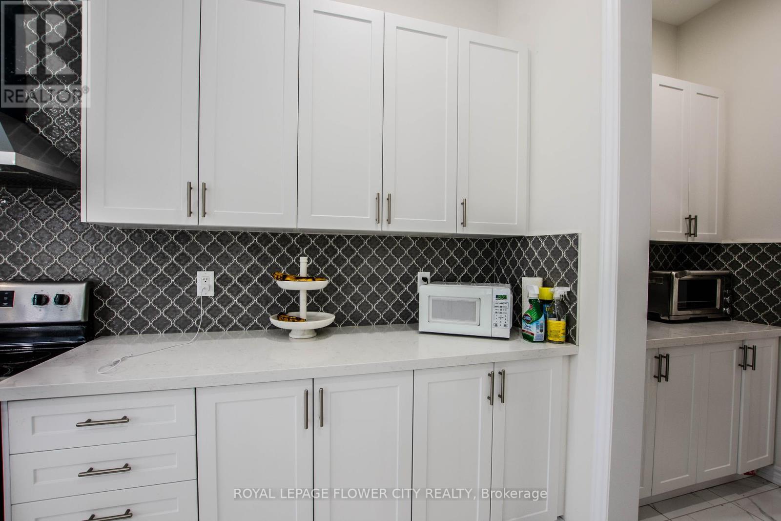 Photo 10 of 1114 Wickham Road, Innisfil ON