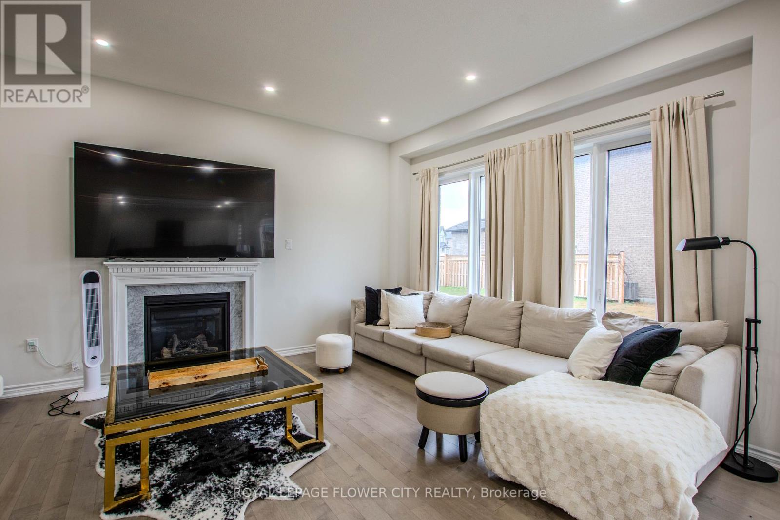 Photo 4 of 1114 Wickham Road, Innisfil ON