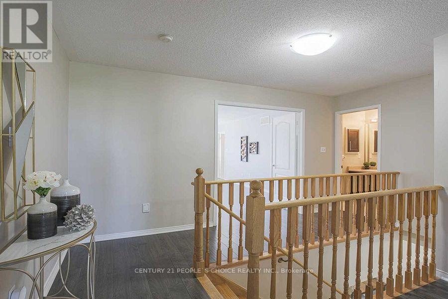 Photo 15 of 118 Julliard Drive, Vaughan ON