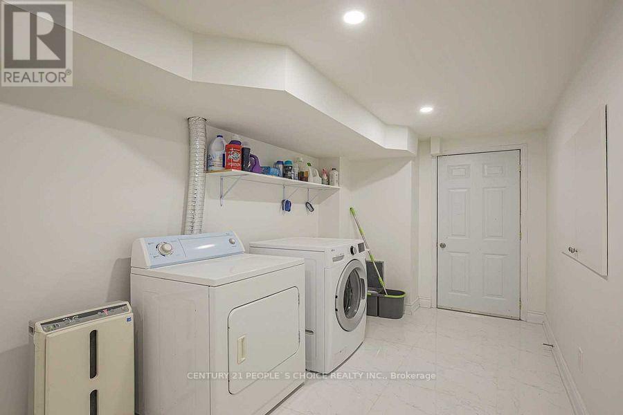 Photo 16 of 118 Julliard Drive, Vaughan ON