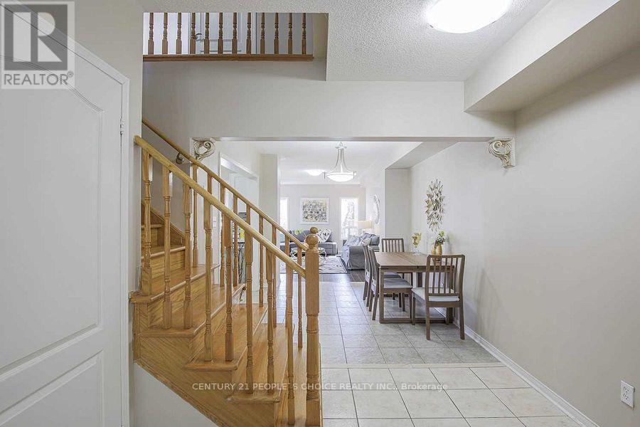 Photo 17 of 118 Julliard Drive, Vaughan ON