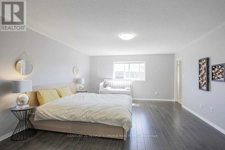 Photo 18 of 118 Julliard Drive, Vaughan ON