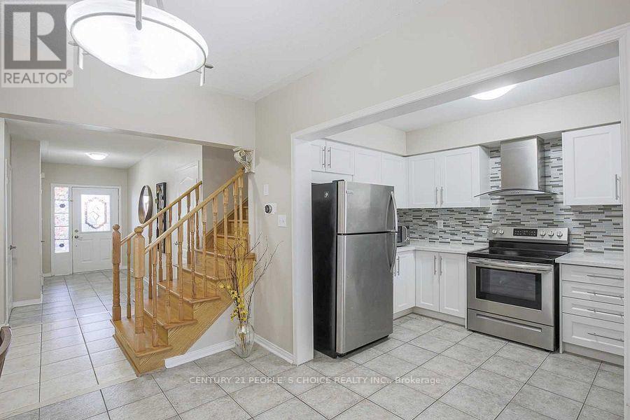 Photo 3 of 118 Julliard Drive, Vaughan ON