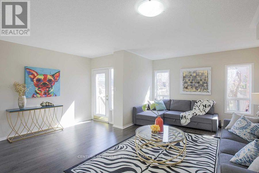 Photo 5 of 118 Julliard Drive, Vaughan ON